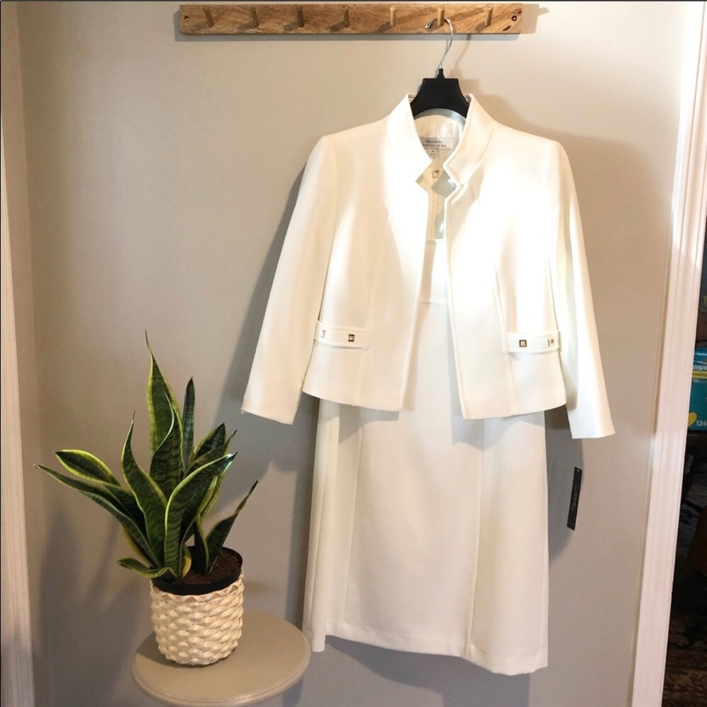 Tahari NWT Ivory suit